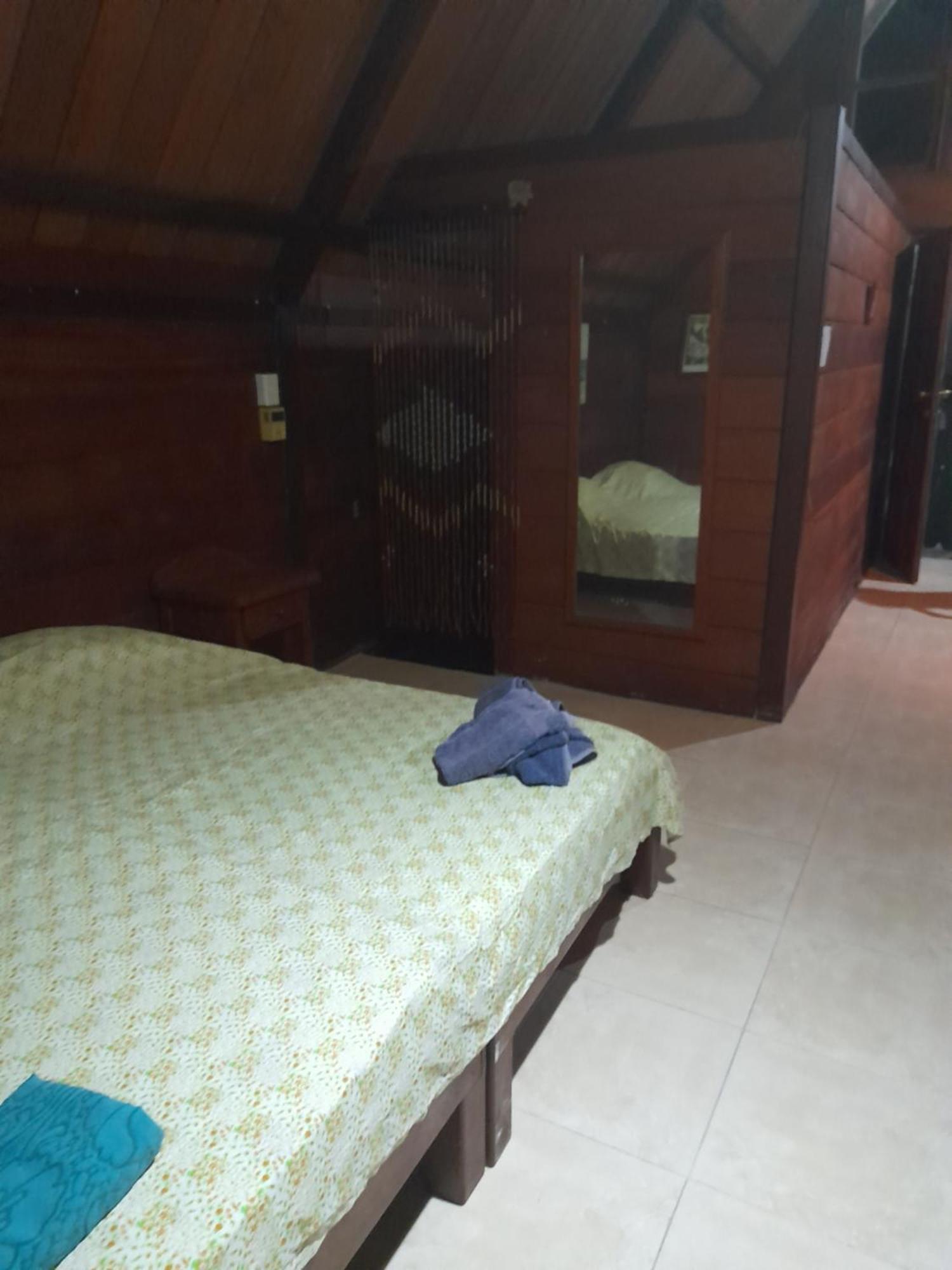 Charming Yellow Houses Loft-Style Apartment โบกัสทาวน์ ภายนอก รูปภาพ
