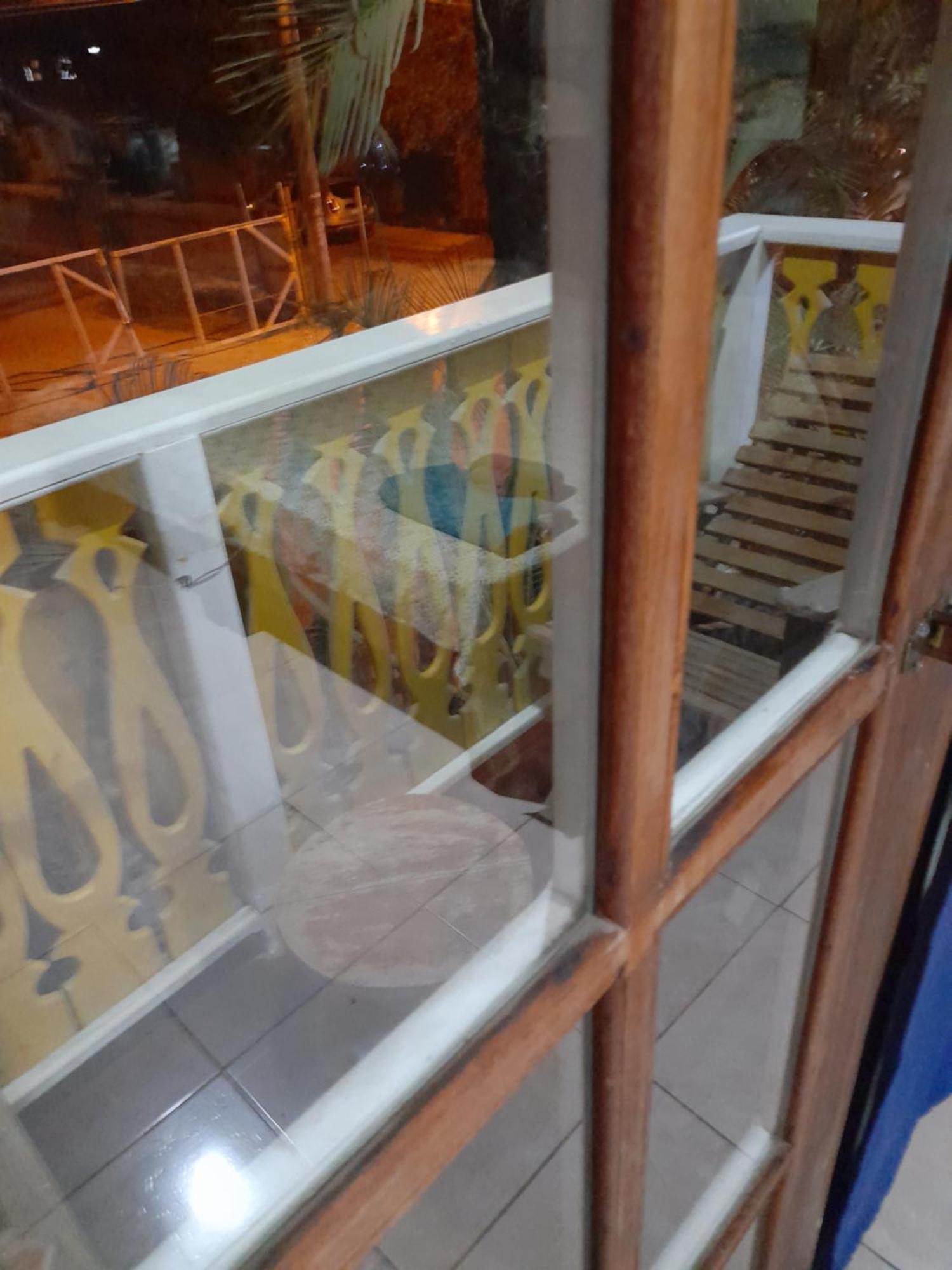 Charming Yellow Houses Loft-Style Apartment โบกัสทาวน์ ภายนอก รูปภาพ